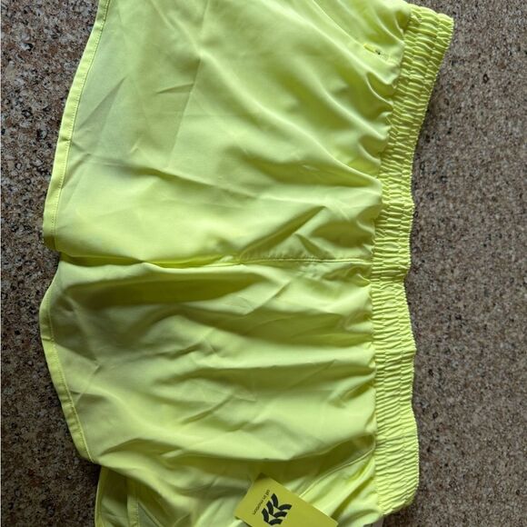 All in Motion Women's 3.5" Shorts Size L or XL NWT Neon Yellow - Picture 9 of 12